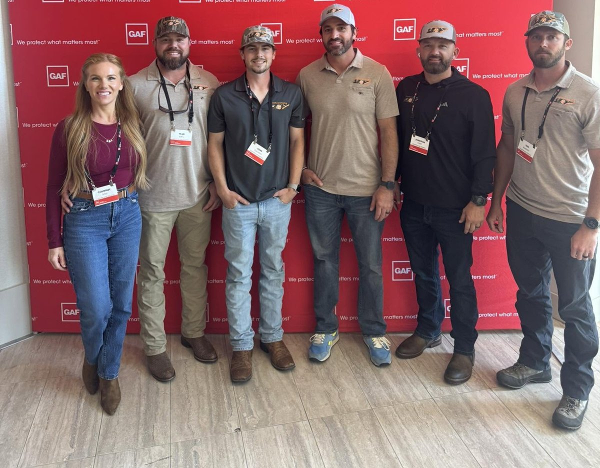 The CountryLand Roofing team