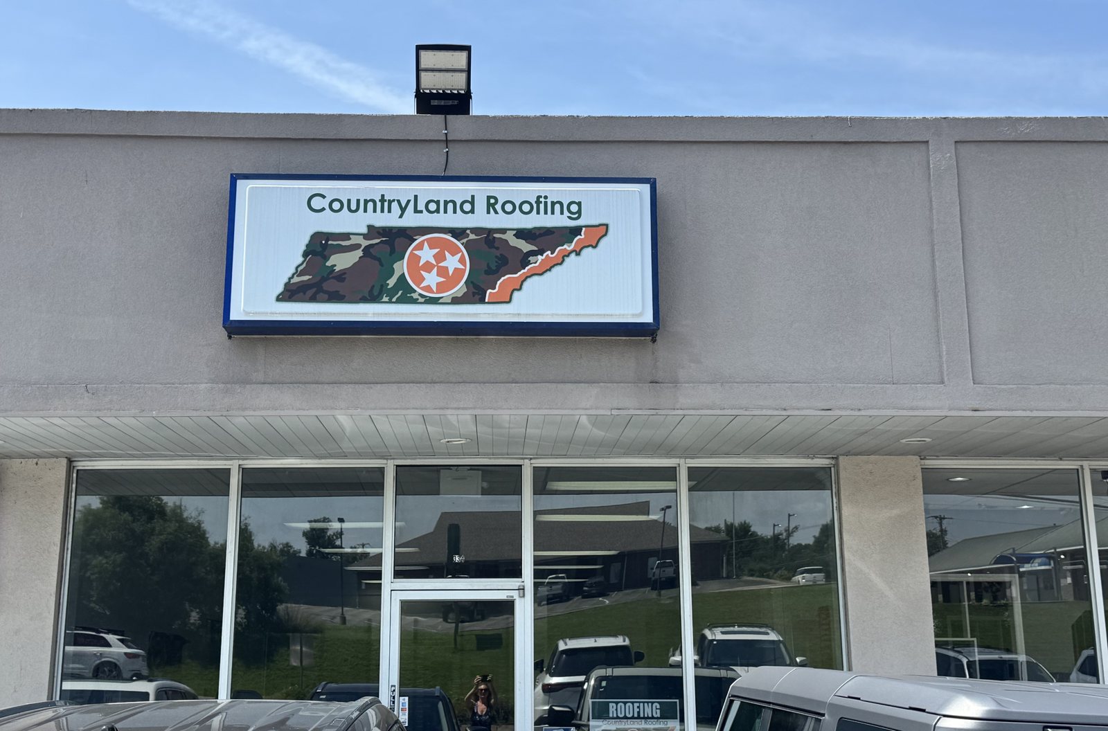 CountryLand Roofing office and sign in Dickson TN
